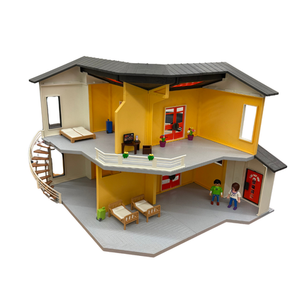 Lot Playmobil – Maison avec personnage et accessoires