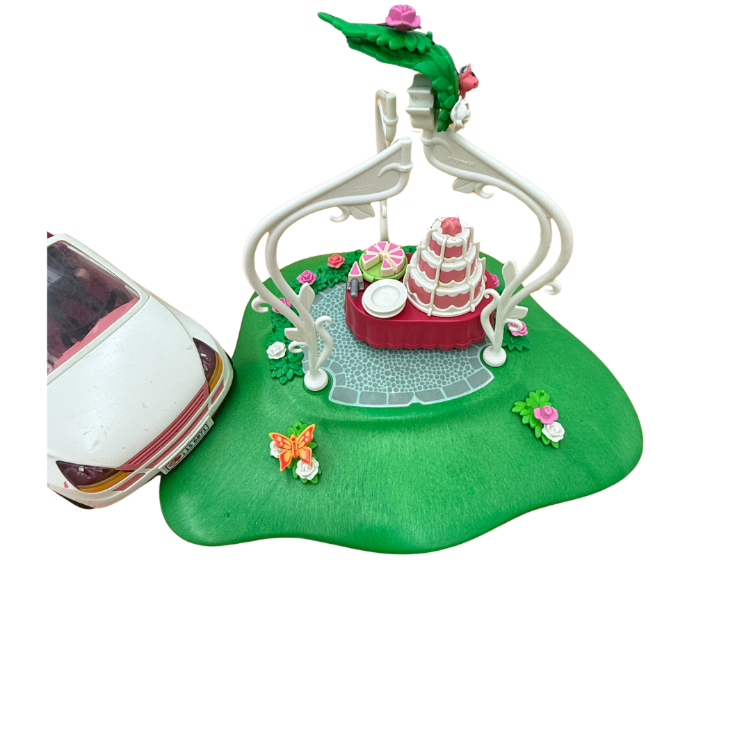 Lot Playmobil – Mari et femme avec accessoires et voiture de mariés