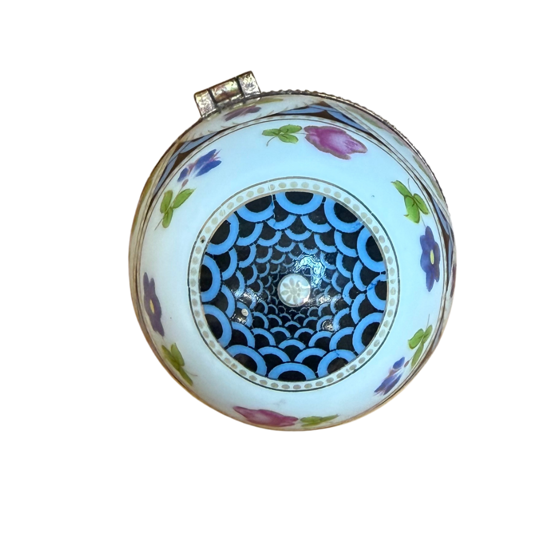 Œuf en porcelaine