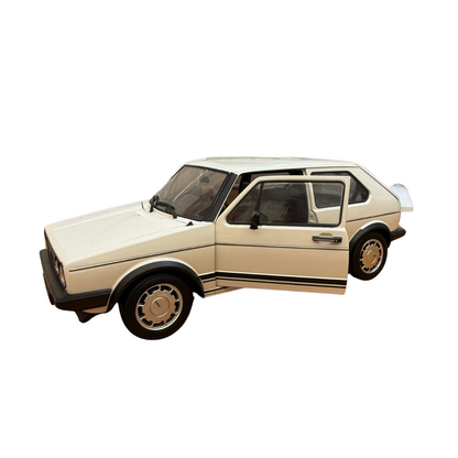 Welly 1/18 – Volkswagen Golf 1 GTI