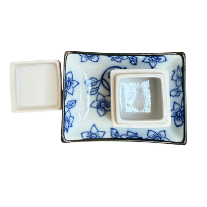 Petit ramequin rectangulaire et petite boîte chinoise