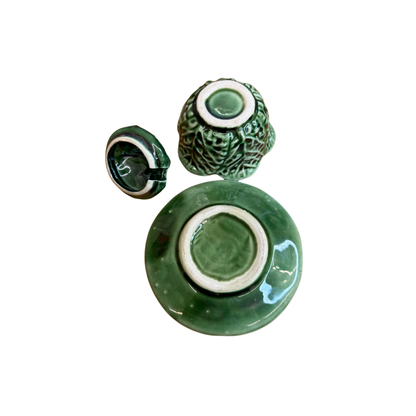 Chou en barbotine avec sa petite cuillère en bois et son dessous