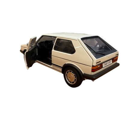 Welly 1/18 – Volkswagen Golf 1 GTI