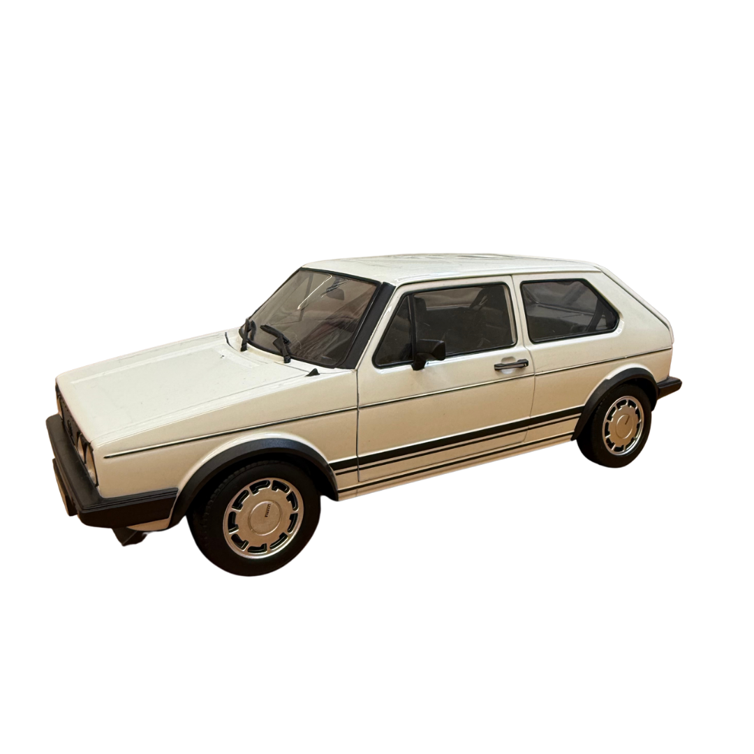 Welly 1/18 – Volkswagen Golf 1 GTI