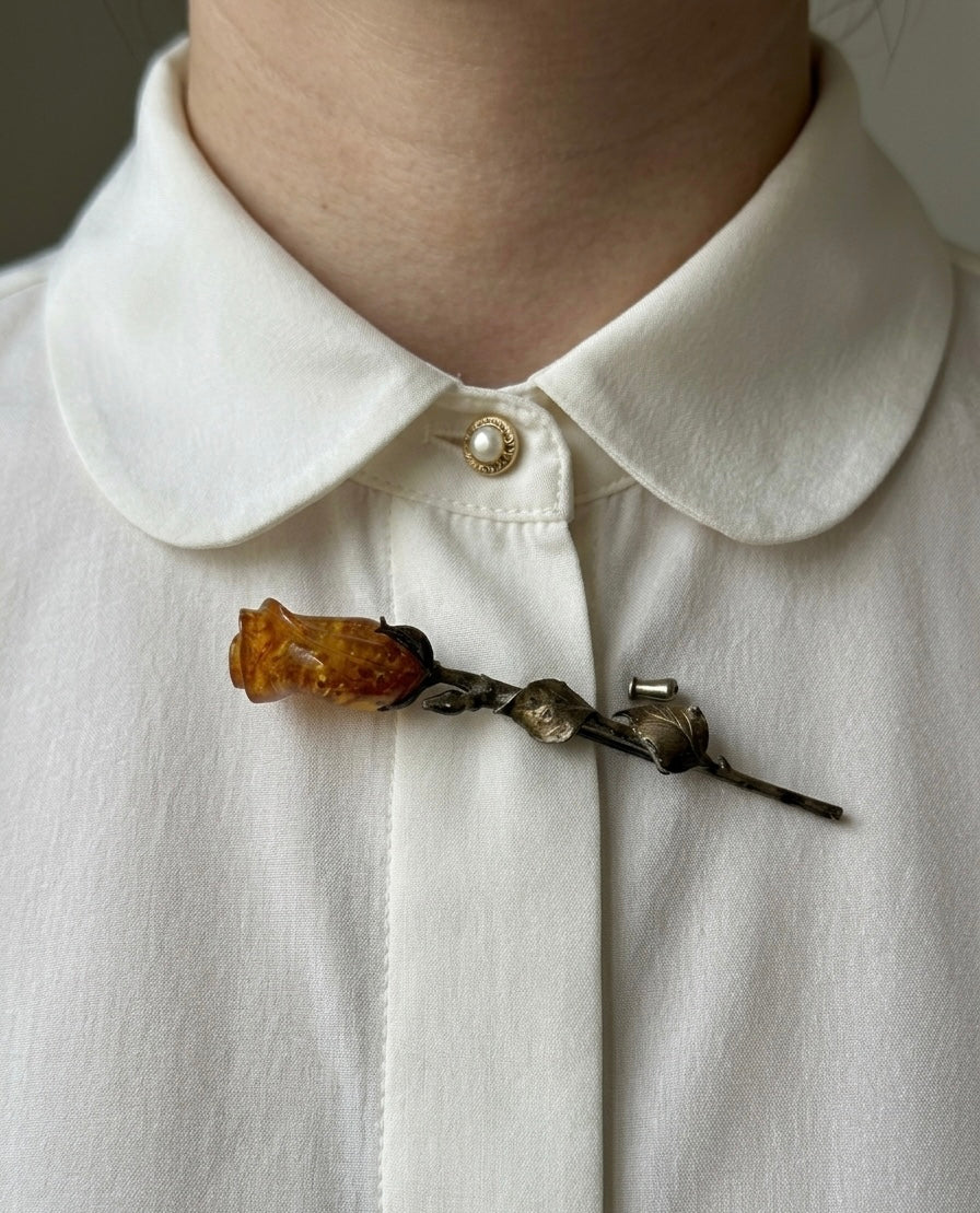 Broche en forme de rose
